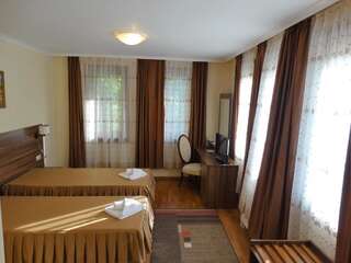 Отель Hotel Rechen Rai Мелник Двухместный номер Делюкс с 2 отдельными кроватями и видом на горы-2